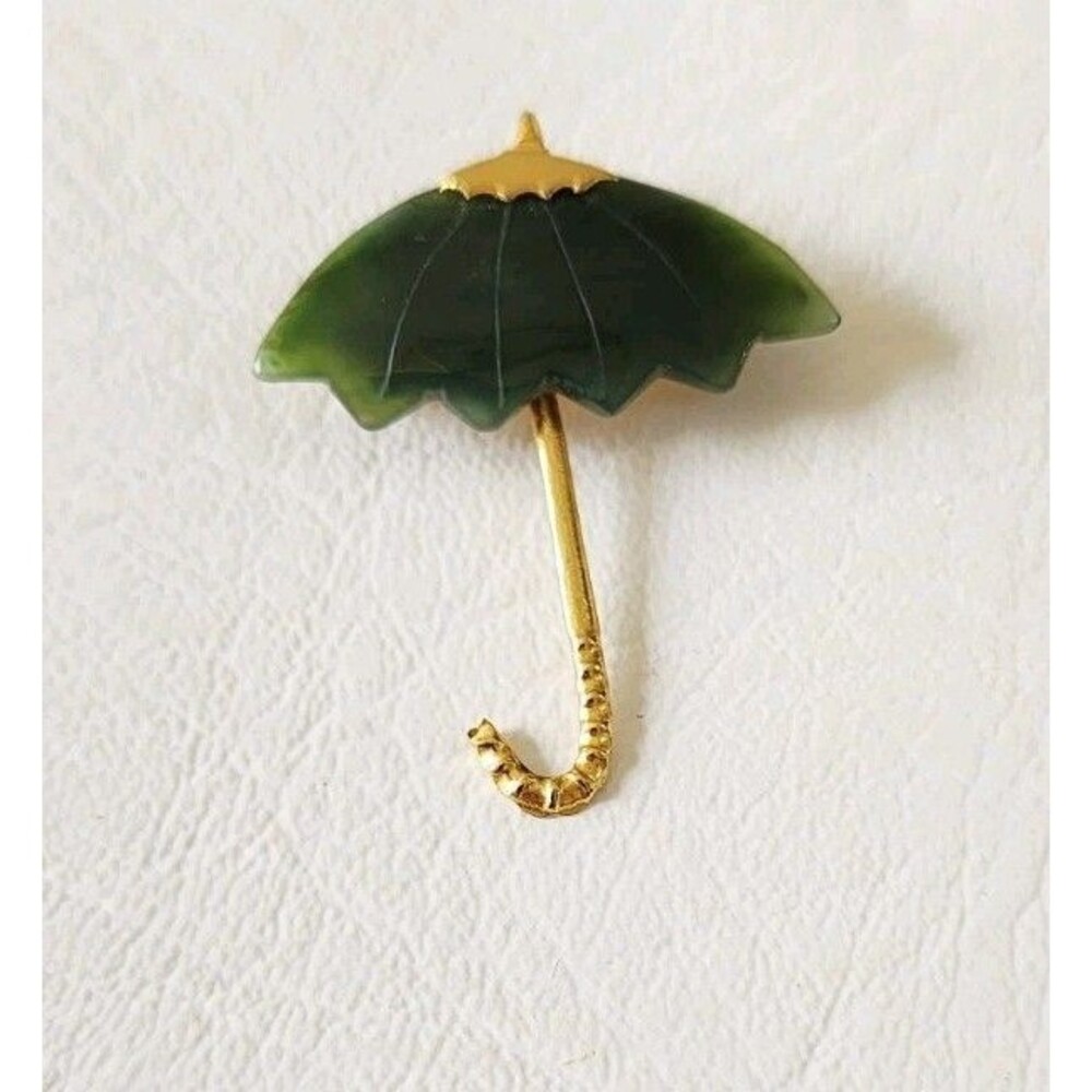 Vtg 1966 Designer Swoboda Brooch Pin Jade Green Carved Umbrella Gold Plated